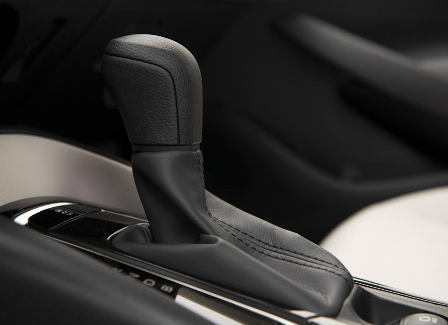 Детали интерьера Toyota Corolla LE Sedan 2019 года  (NA) (фото 9 из 24)